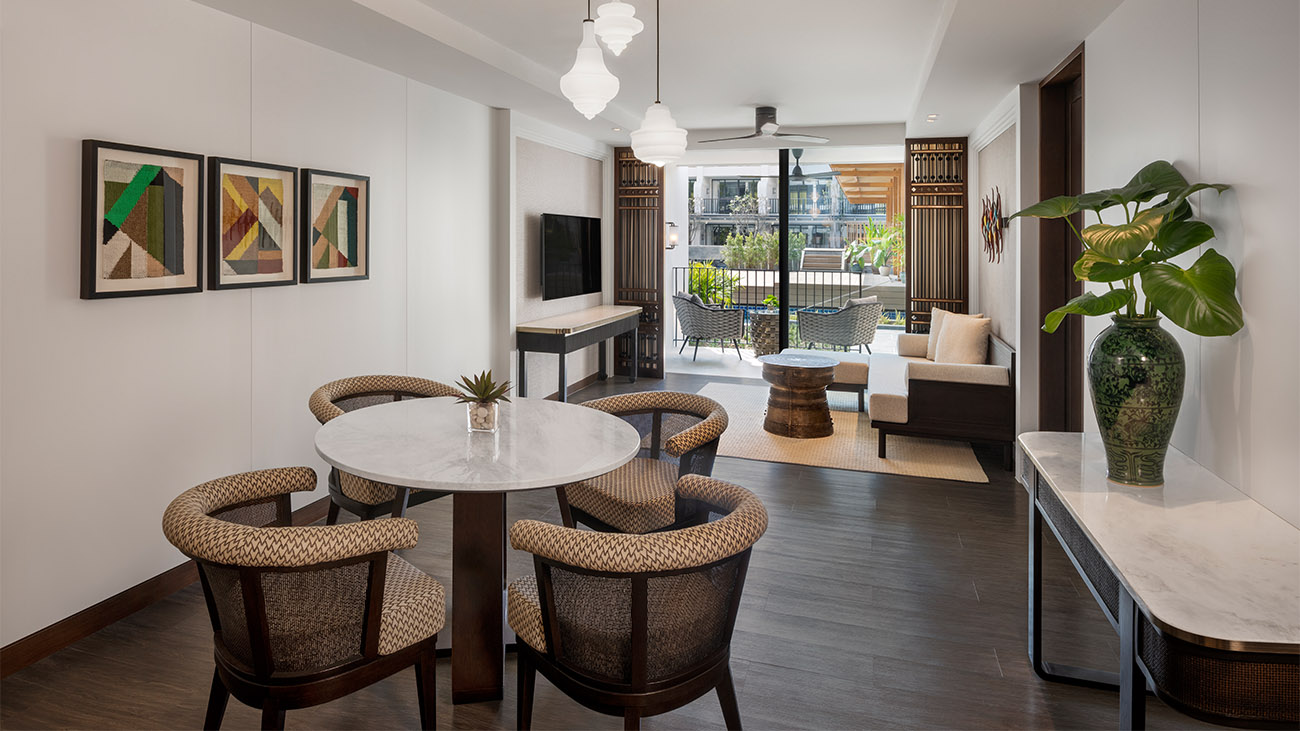 Living and Dining Area, Pool Access
